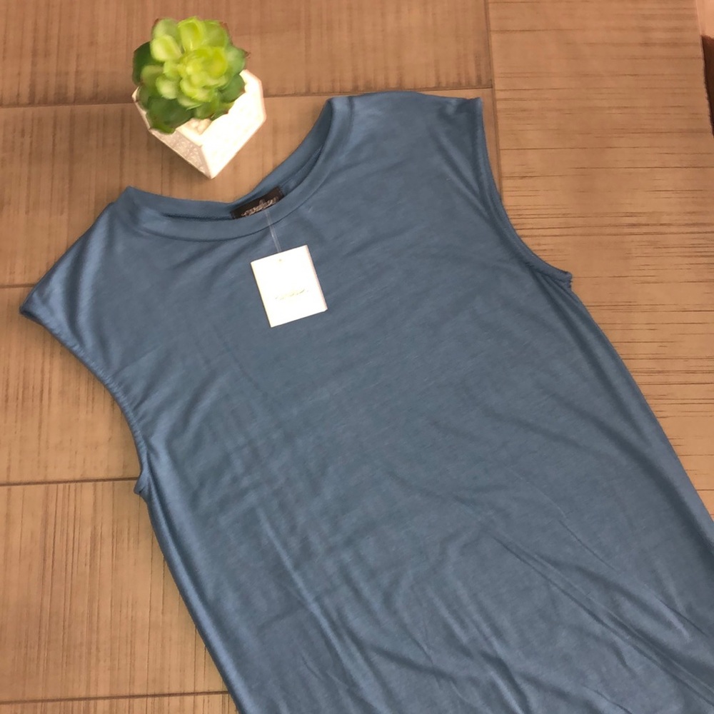 🟣BLUE SLEEVELESS ROUCHING  TANK TOP SZ L 10/12🟣